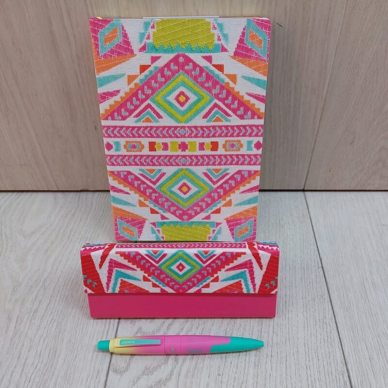 caja profesor amarillo rosa