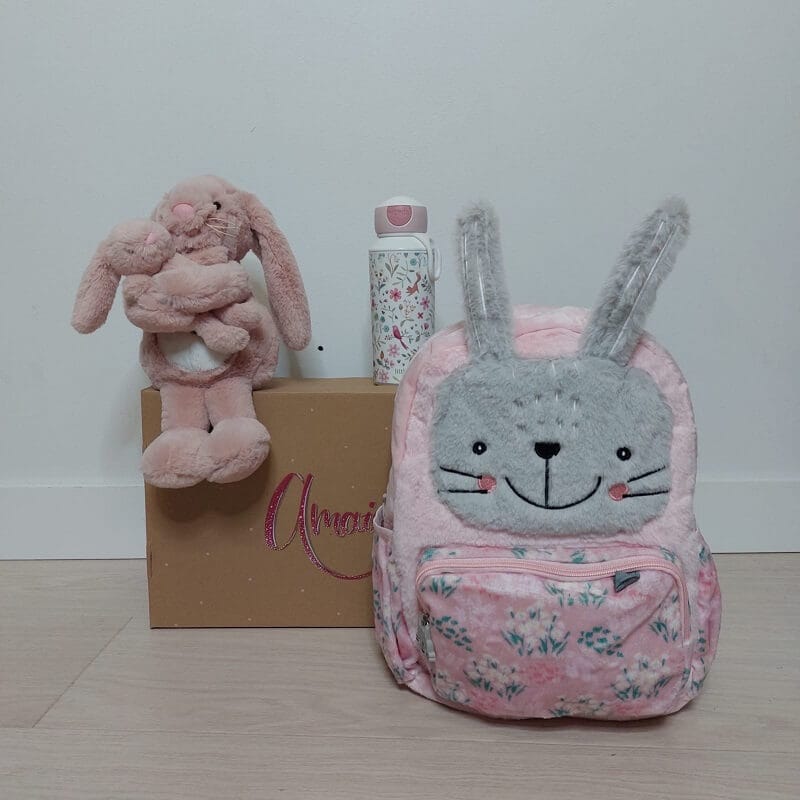 caja bebe conejo